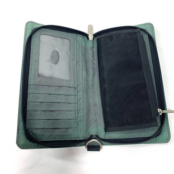 Le Sport Sac Large 3/4 Zip Bifold Canvas Wallet Black & White Print 8" x 4.5" - Picture 4 of 6